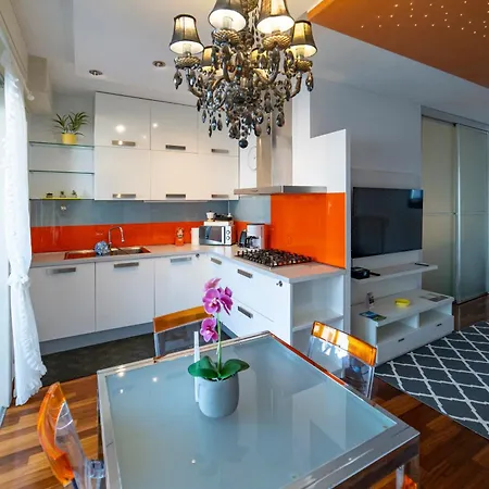 Апартаменты Promenade Luxury View Сарнико